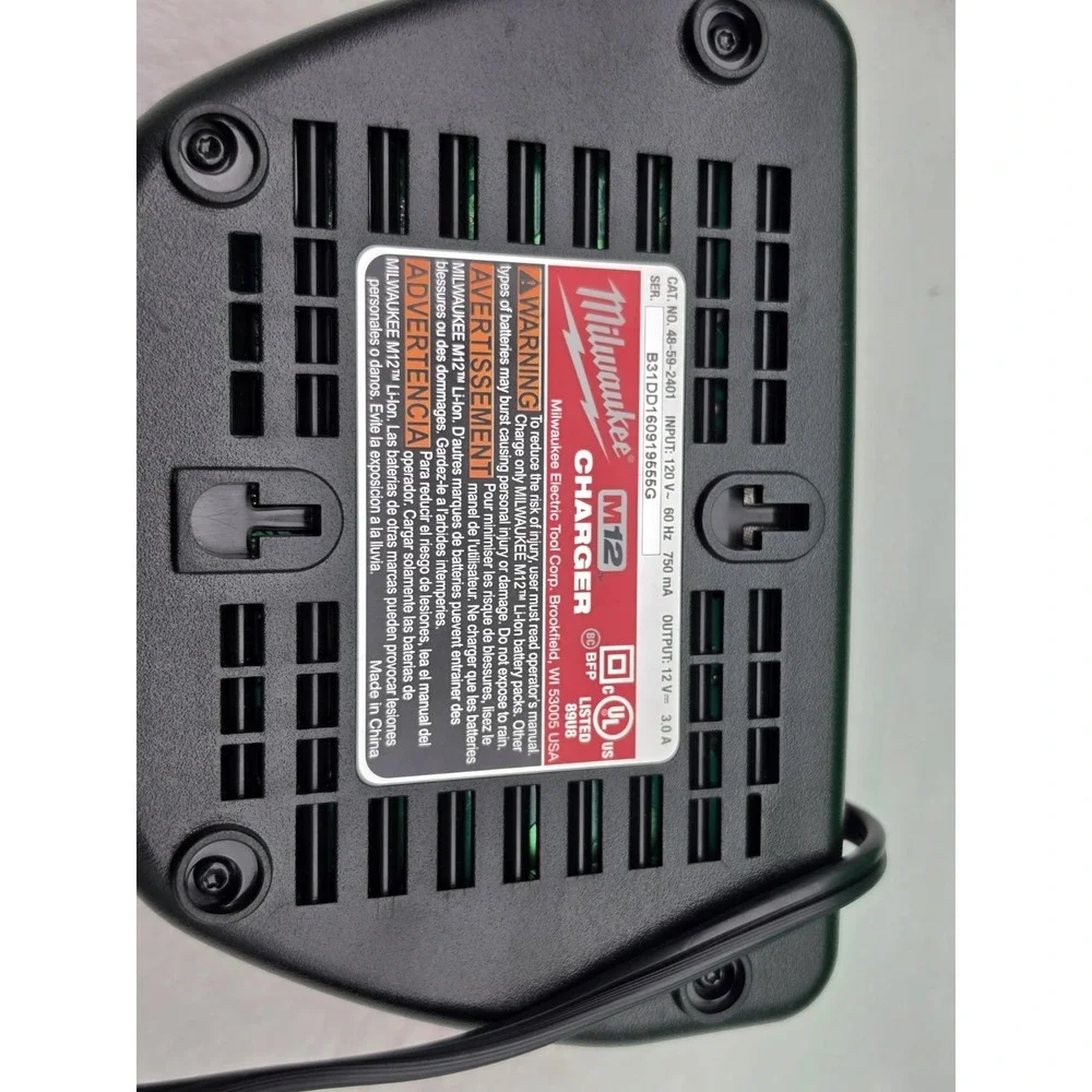MILWAUKEE M12 BATTERY CHARGER (P20023012)
